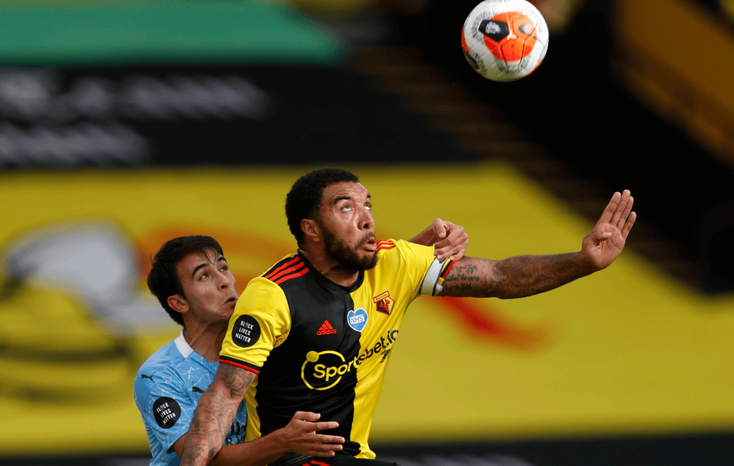 曼城主场完胜沃特福德，继续缩小分差的简单介绍